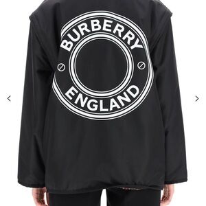 Burberry
Burberry Reversible Detachable Sleeve Jacket